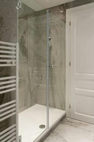 6 Rooms 1070