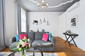6 Rooms 1070