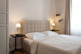 6 Rooms 1070