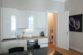 6 Rooms 1070