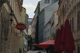 7th Heaven Vienna Center Apartments