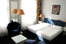 Self-Check-In Hotel Adlon