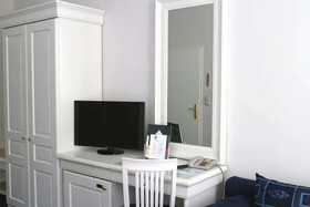 Self-Check-In Hotel Adlon