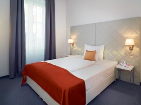 FortyPlusOne Hotel