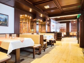 Hotel Bauer