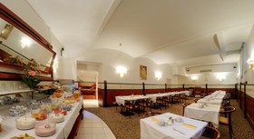 Carlton Opera