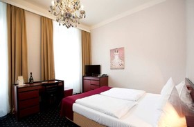 Josefine Hotel