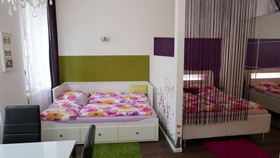 GoVienna Small Modern Apartment