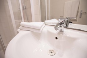Grand Central Studio Apartments