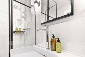 Hotel Astoria Vienna, Curio Collection by Hilton