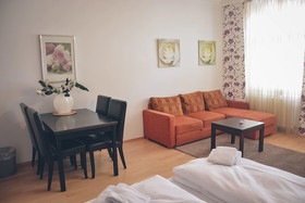 Jl Apartments