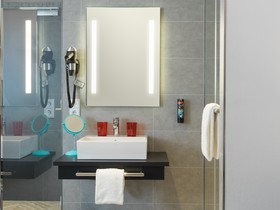 Holiday Inn - the niu, Franz Vienna