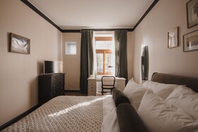 Oak House Vienna