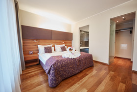 Pakat Suites