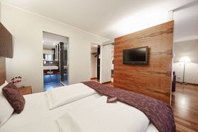 Pakat Suites