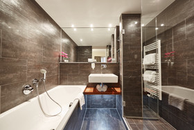Pakat Suites