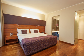 Pakat Suites