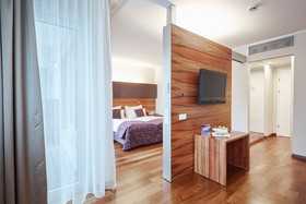 Pakat Suites