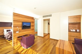 Pakat Suites