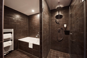 Pakat Suites
