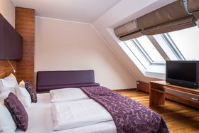 Pakat Suites