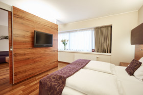 Pakat Suites