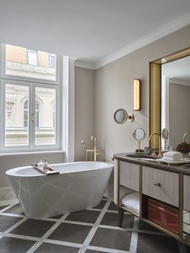 Rosewood Vienna