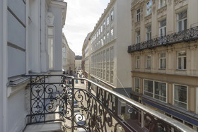 Senator Suite Stephansplatz by Welcome2vienna