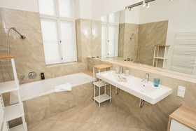 Senator Suite Stephansplatz by Welcome2vienna