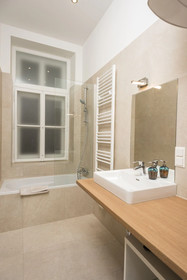 Senator Suite Stephansplatz by Welcome2vienna