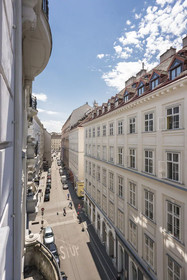 Senator Suite Stephansplatz by Welcome2vienna