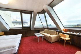 SIMM's Hotel