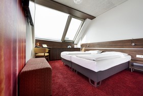 SIMM's Hotel