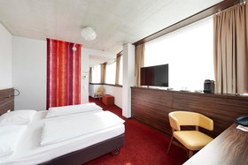 SIMM's Hotel