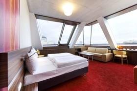 SIMM's Hotel