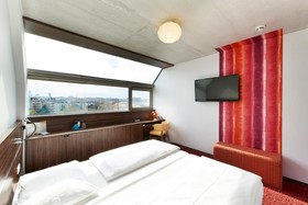 SIMM's Hotel