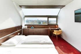 SIMM's Hotel