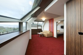 SIMM's Hotel