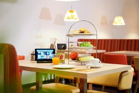SIMM's Hotel