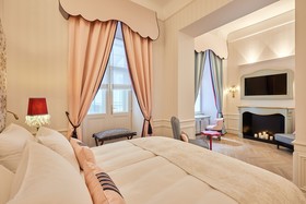 The Leo Grand Hotel