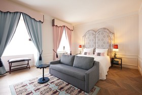 The Leo Grand Hotel