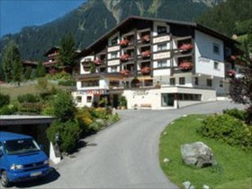 Aparthotel Tschanun Garni