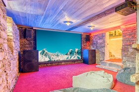 Jup - A Luxury Boutique Chalet