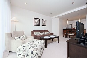 Accommodate Canberra-Trieste