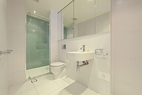 Accommodate Canberra-Trieste
