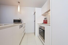 Accommodate Canberra-Trieste