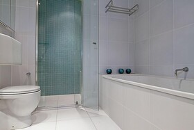 Accommodate Canberra-Trieste