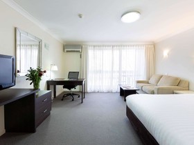 ibis Styles Canberra Tall Trees