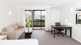 ibis Styles Canberra Tall Trees