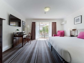 Mercure Canberra